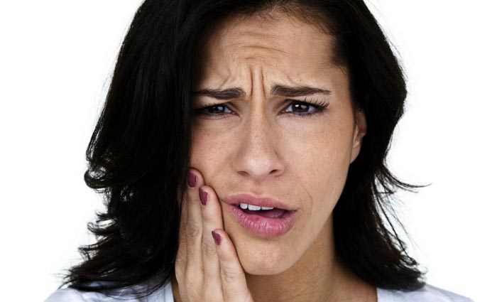 تسکین دندان درد مزمن و ضربان دار با درمان های دندانپزشکی نوین