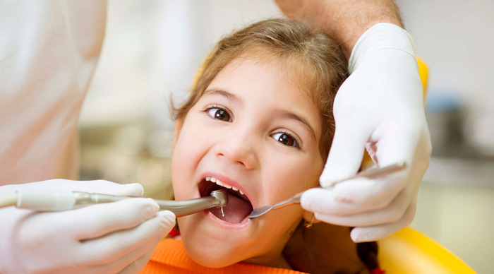 عصب کشی دندان شیری کودکان برای درمان ریشه و پالپ زنده و غیر زنده