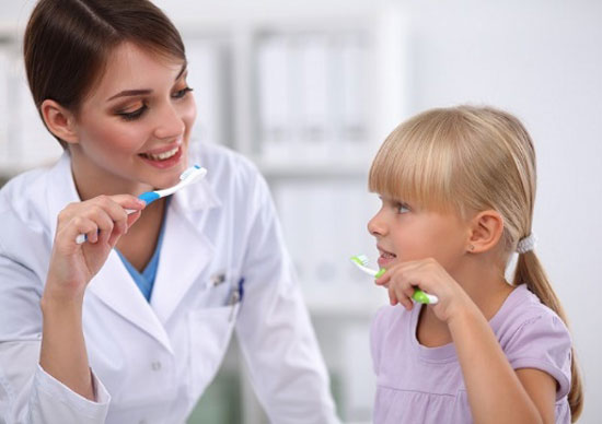 اهمیت بهداشت دهان و دندان کودکان و بزرگسالان به زبان ساده
