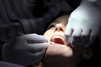 علت های شکست و پس زدن ایمپلنت دندان و راه های درمان ایمپلنت‌های ناموفق