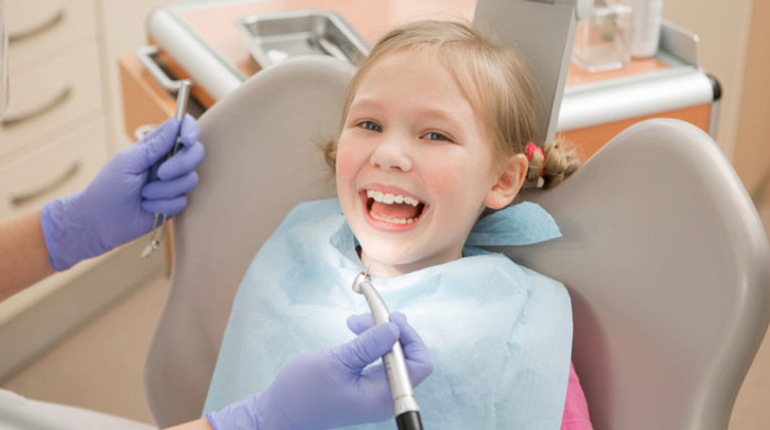 پر کردن دندان کودکان و لزوم ترمیم دندان‌ شیری اطفال