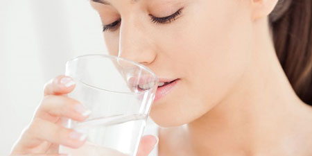 درمان خشکی دهان و کاهش ترشح بزاق با روش های خانگی و دارویی